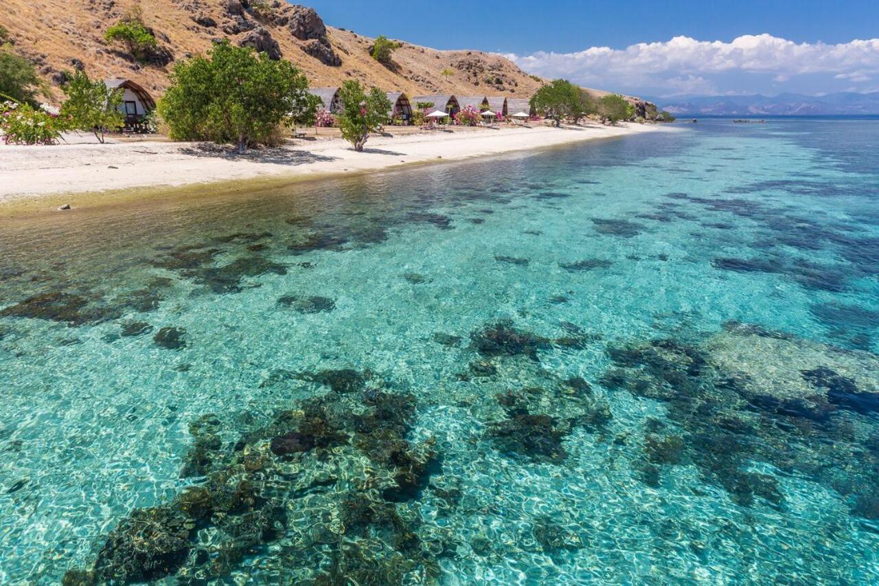 Komodo Resort Sebayur Exterior photo